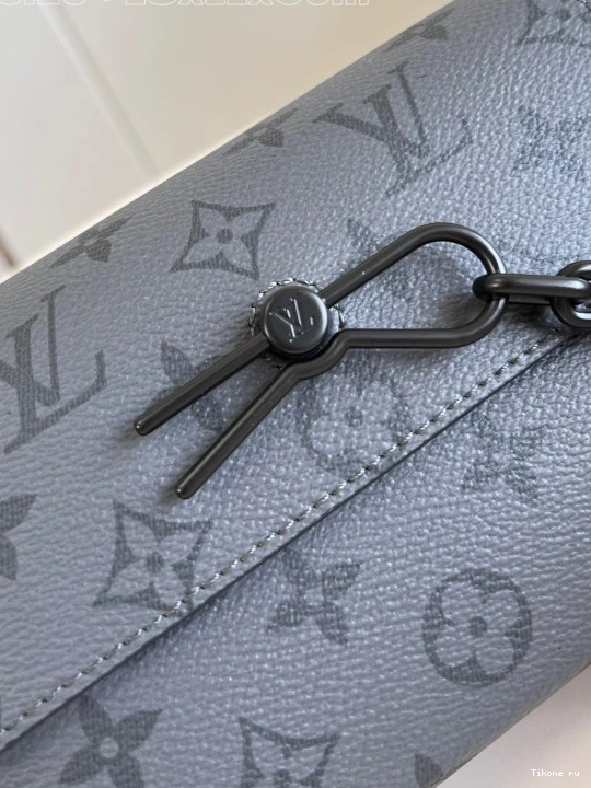 Affordable LOUIS VUITTON Steamer Wearable Wallet-18*11*6.5CM 0820